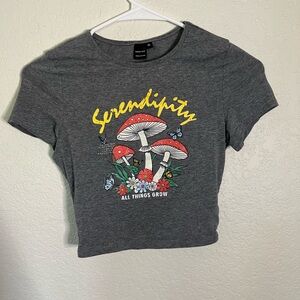 A crop top that goes with literally any pants!